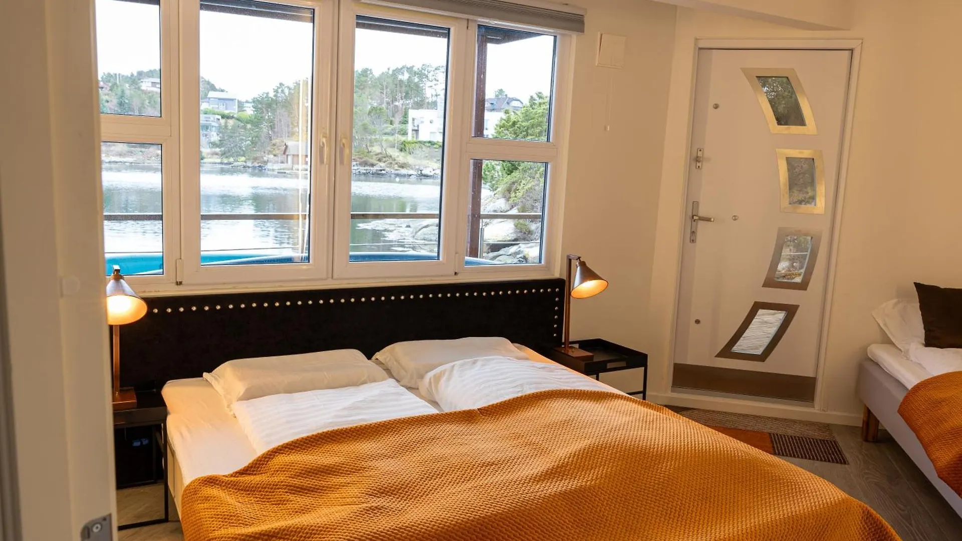 Floating Villa Bergen Bådhotel