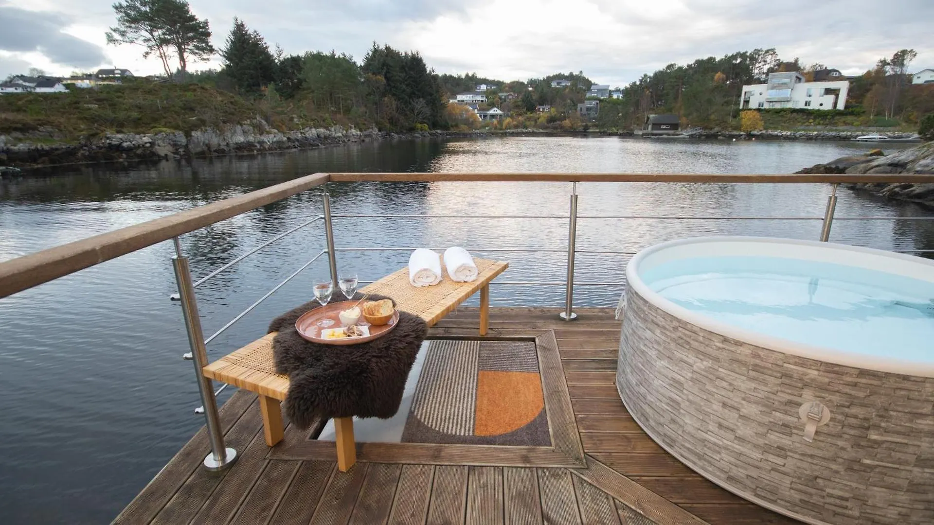 Floating Villa Bergen Norge