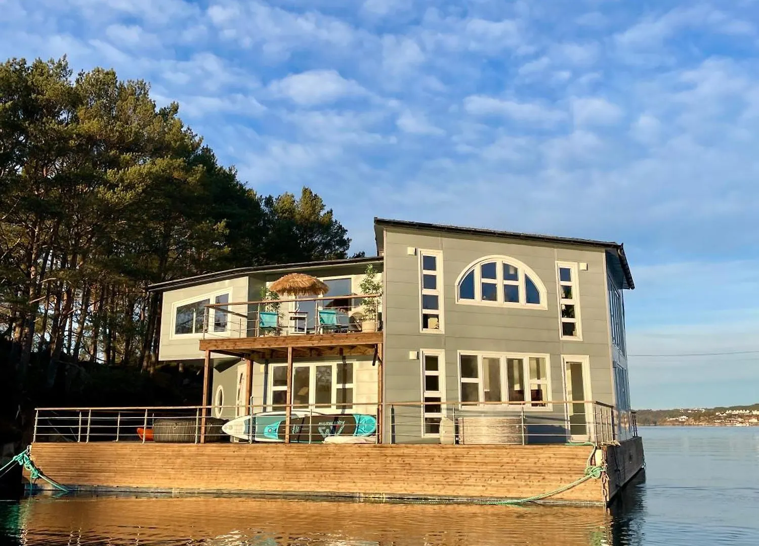Floating Villa Bergen 3*,