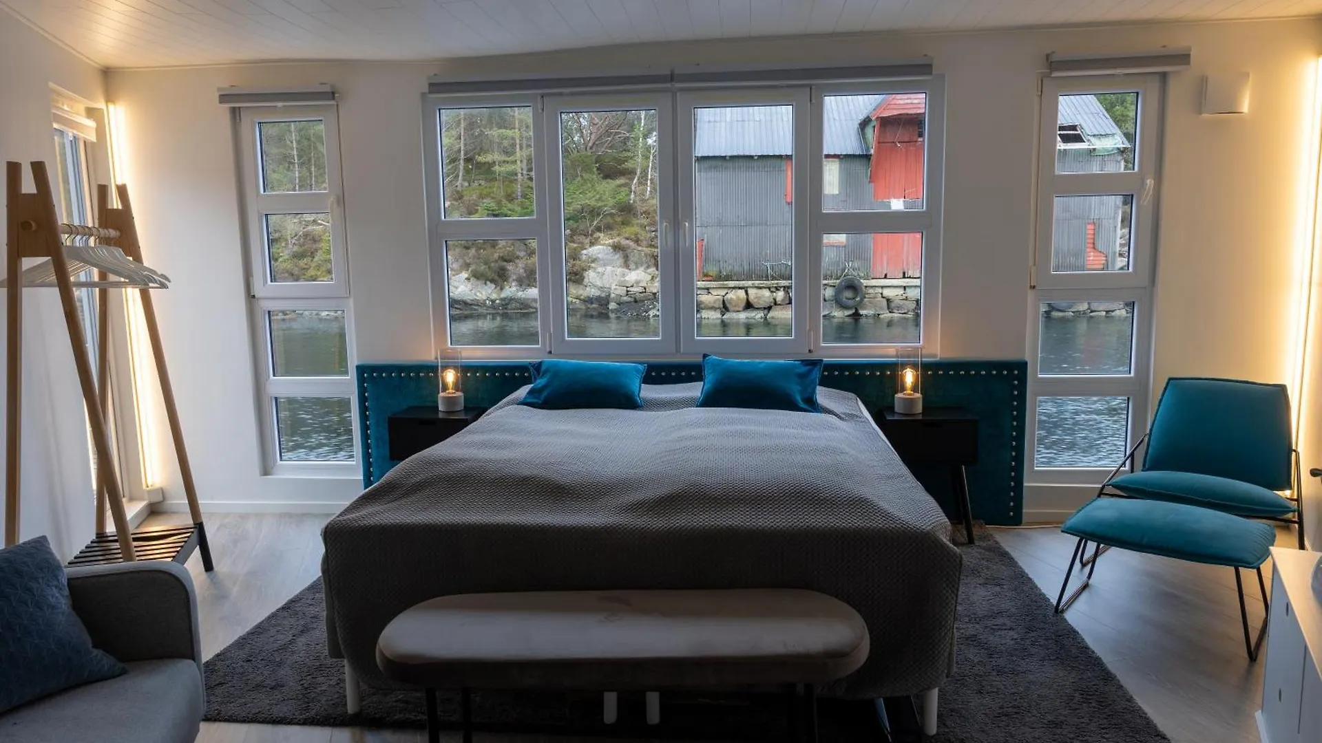 Floating Villa Bergen Botel